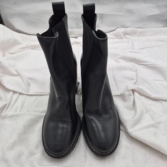 NEW Tory Burch Carson Lug-Sole Ankle Boots black tumbled leather size 9.5 - Picture 4 of 6